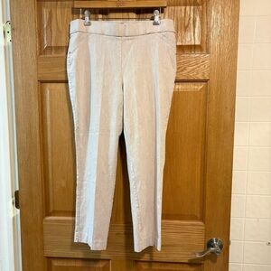LIZ CLAIBORNE Women’s 12 Classic Career Emma Capri Pull On Pants Beige Tan Khaki